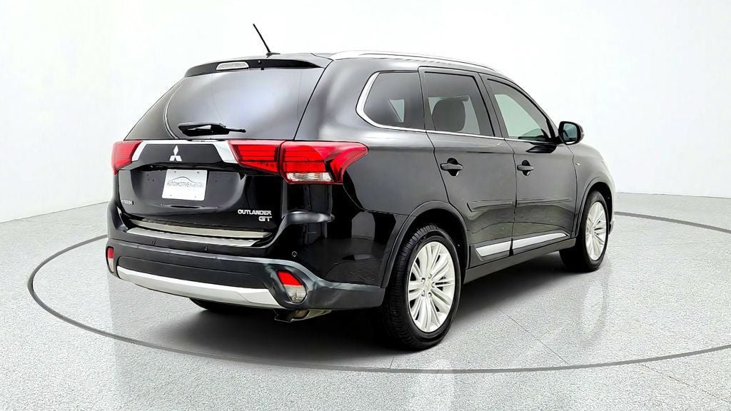 Used 2016 Mitsubishi Outlander GT AWD/4WD image 5