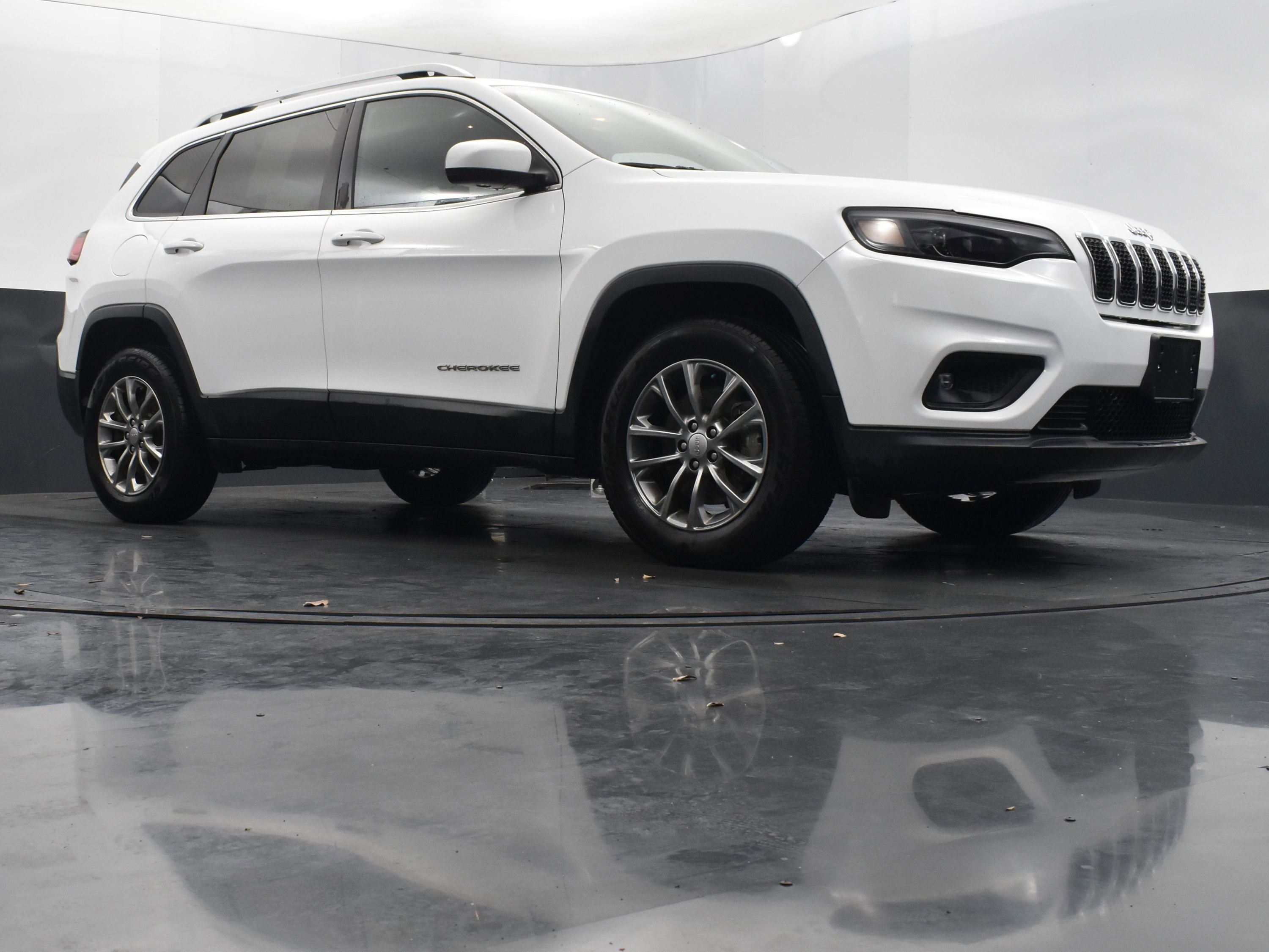 Used 2020 Jeep Cherokee Latitude Plus image 41