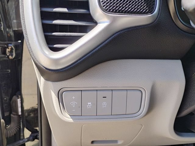 Used 2024 Kia Soul LX w/ Option Group 015 FWD image 11