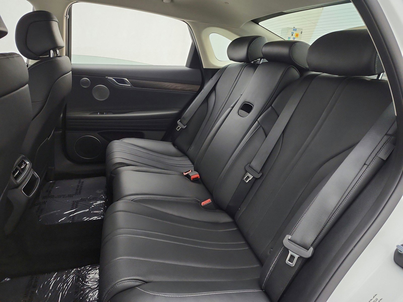 Used 2024 Genesis G80 image 15