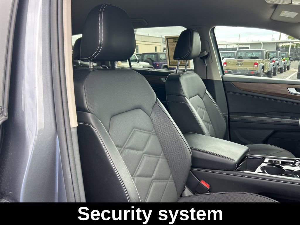 Used 2024 Volkswagen Atlas SE image 21