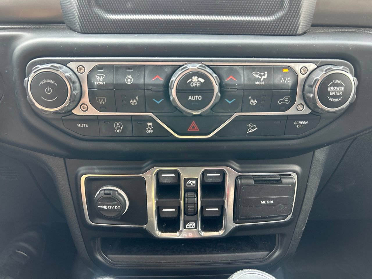 Used 2020 Jeep Wrangler Unlimited Sport AWD/4WD image 24