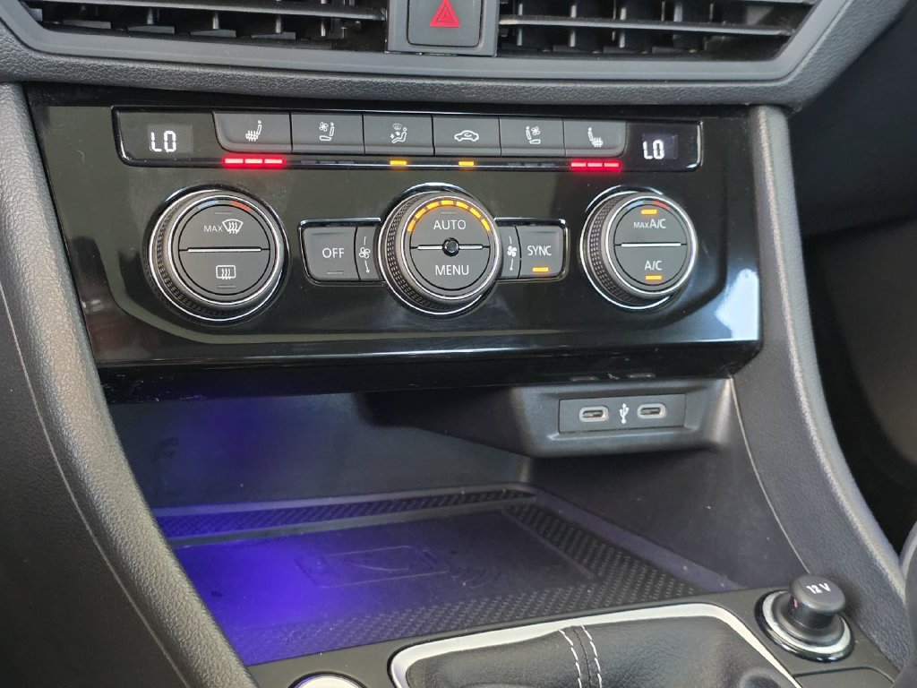 Used 2023 Volkswagen Jetta SEL FWD image 19