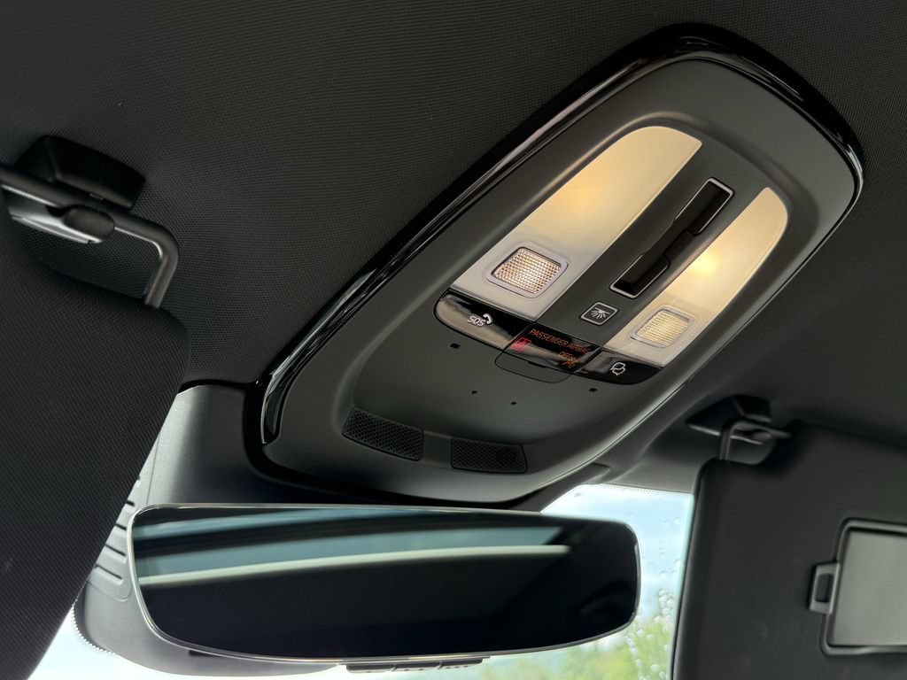 Certified 2025 Volvo XC90 B5 Core AWD/4WD image 35