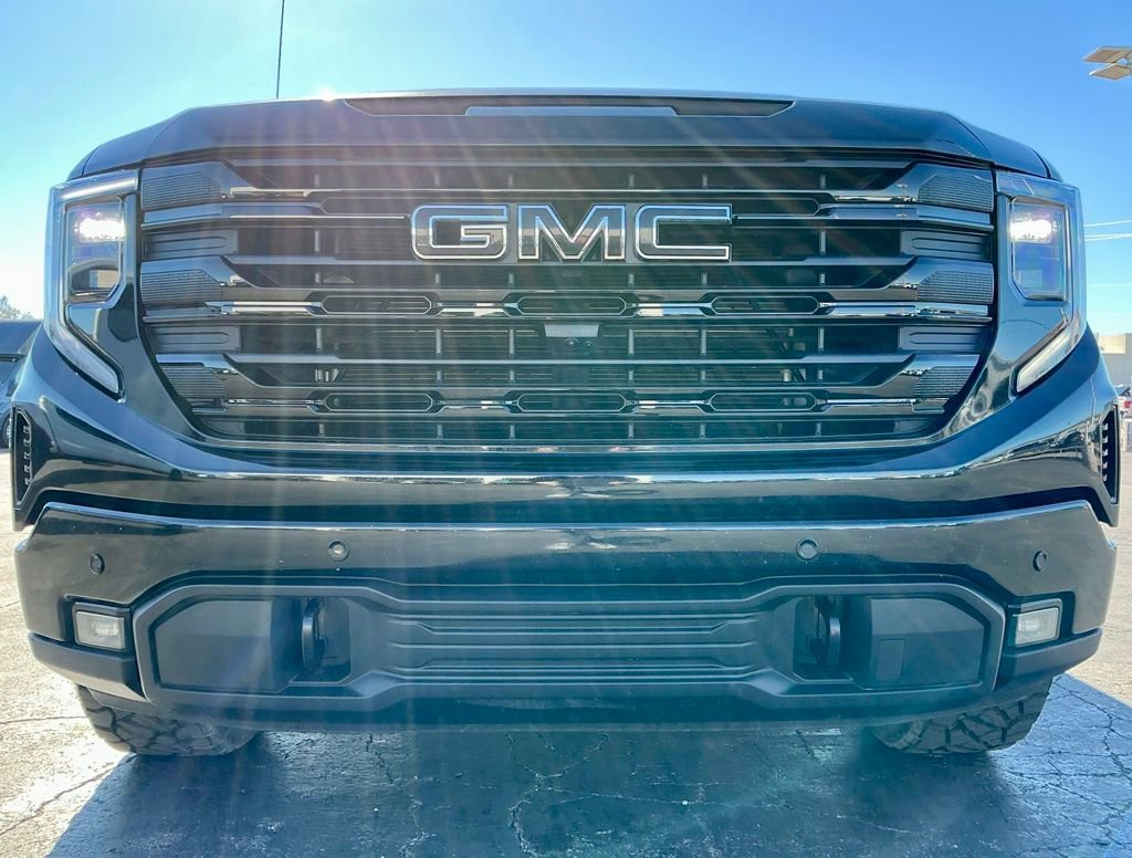 Used 2024 GMC Sierra 1500 Elevation w/ Elevation Premium Package image 9