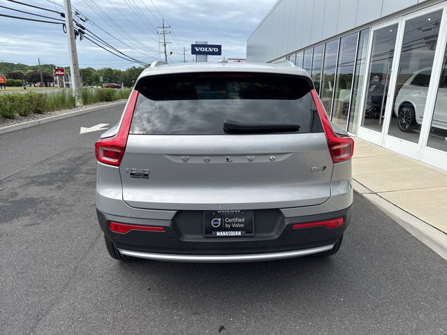 Certified 2025 Volvo XC40 B5 Plus AWD/4WD image 4
