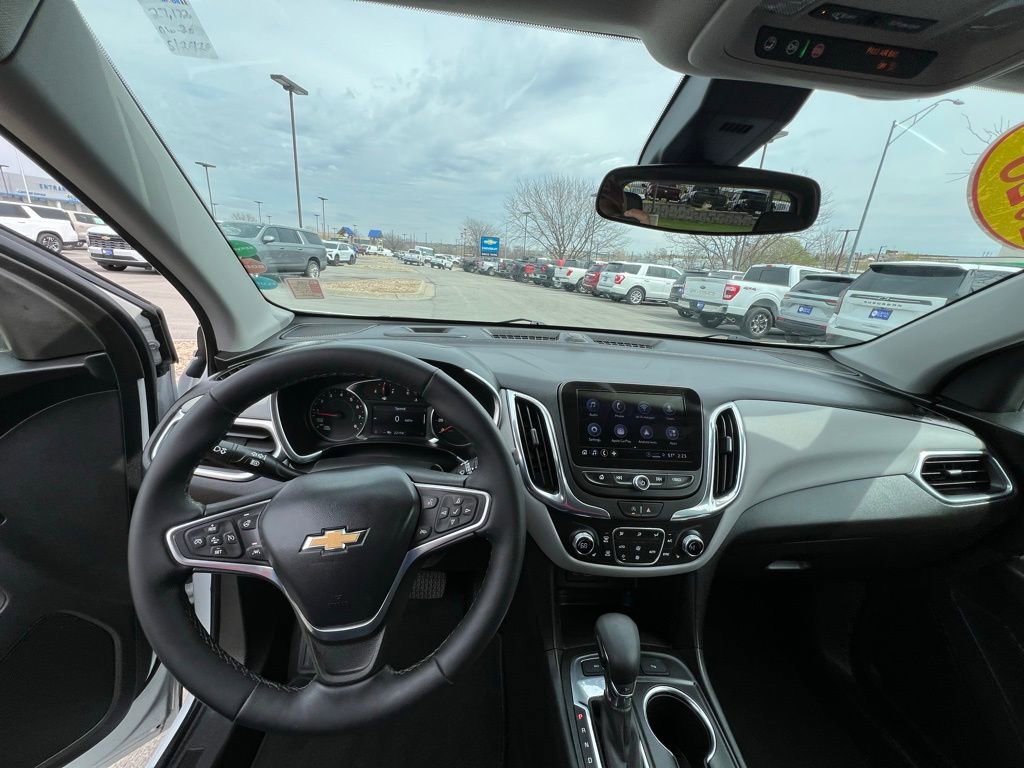 Used 2023 Chevrolet Equinox LT AWD/4WD image 42
