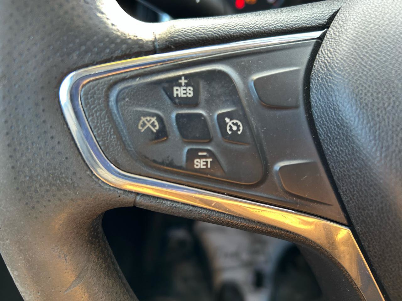 Used 2019 Chevrolet Equinox LS FWD image 18