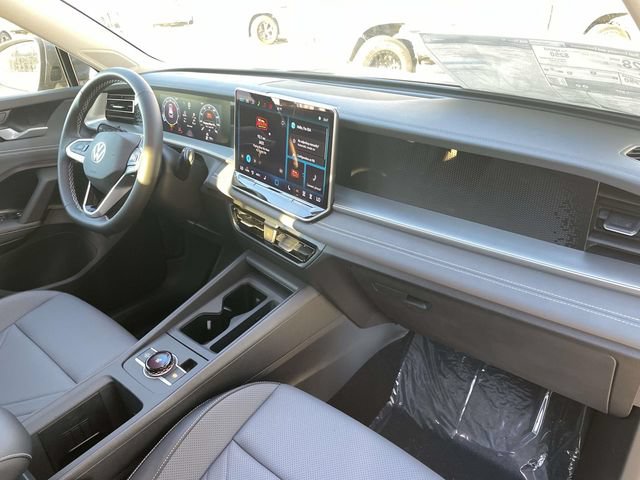 New 2026 Volkswagen Tiguan SE FWD image 27