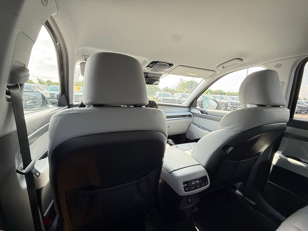 Used 2024 Hyundai Palisade SEL FWD image 24