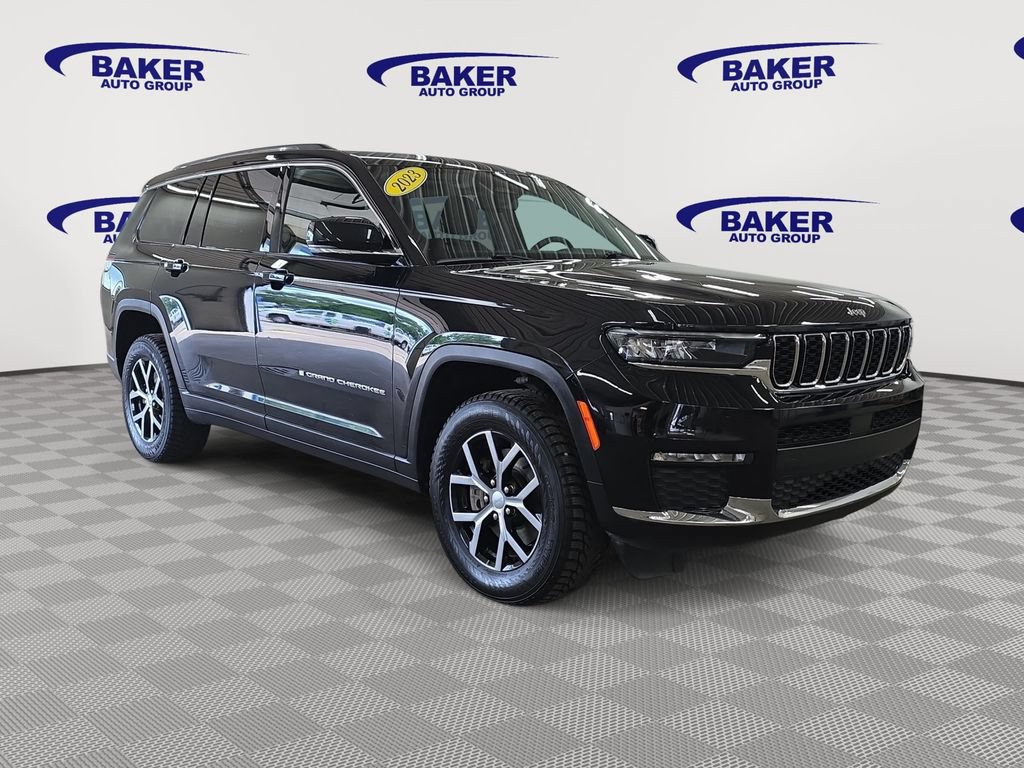Used 2023 Jeep Grand Cherokee L Limited AWD/4WD image 3