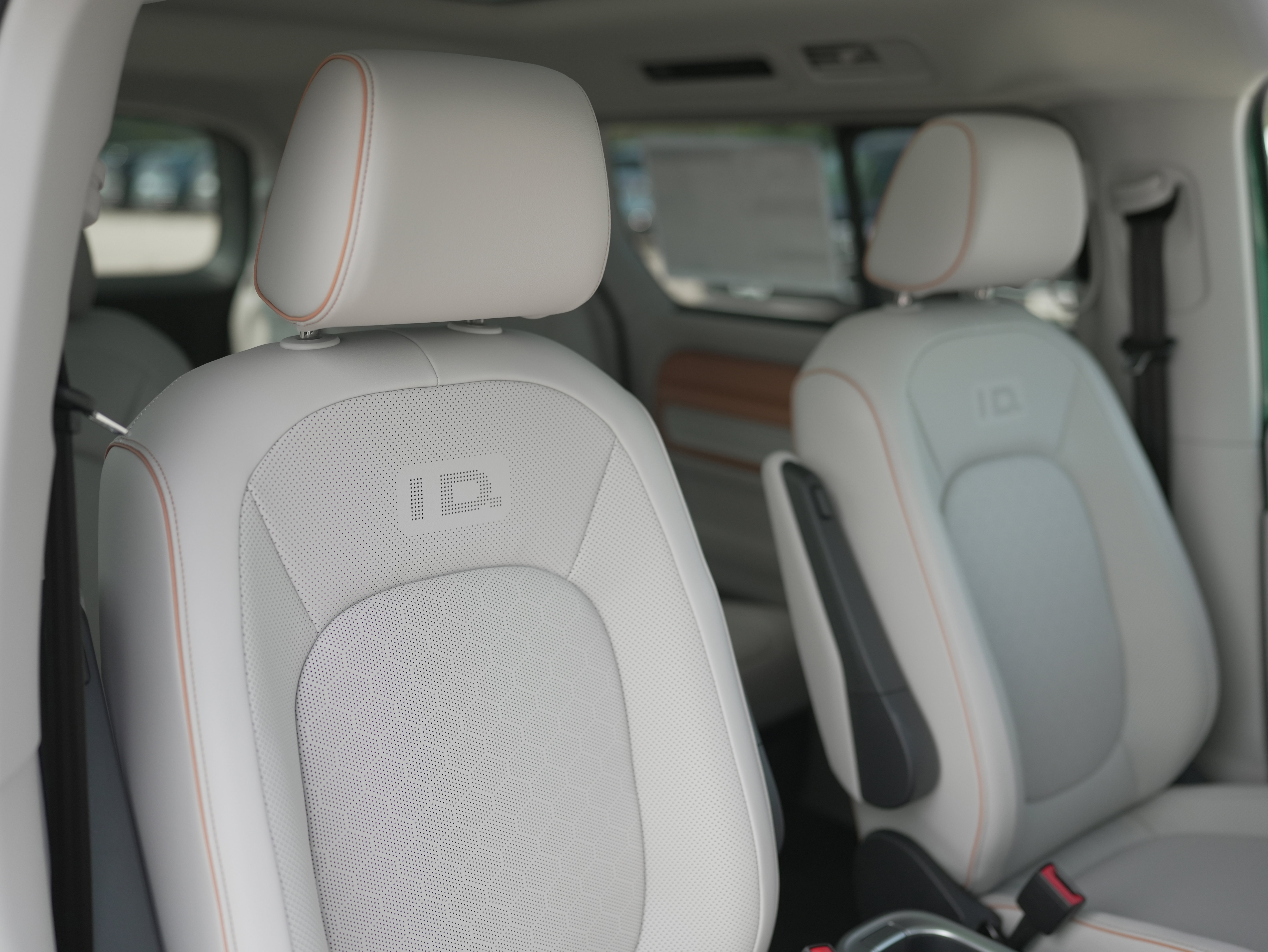 New 2025 Volkswagen ID. Buzz 1st Edition image 22