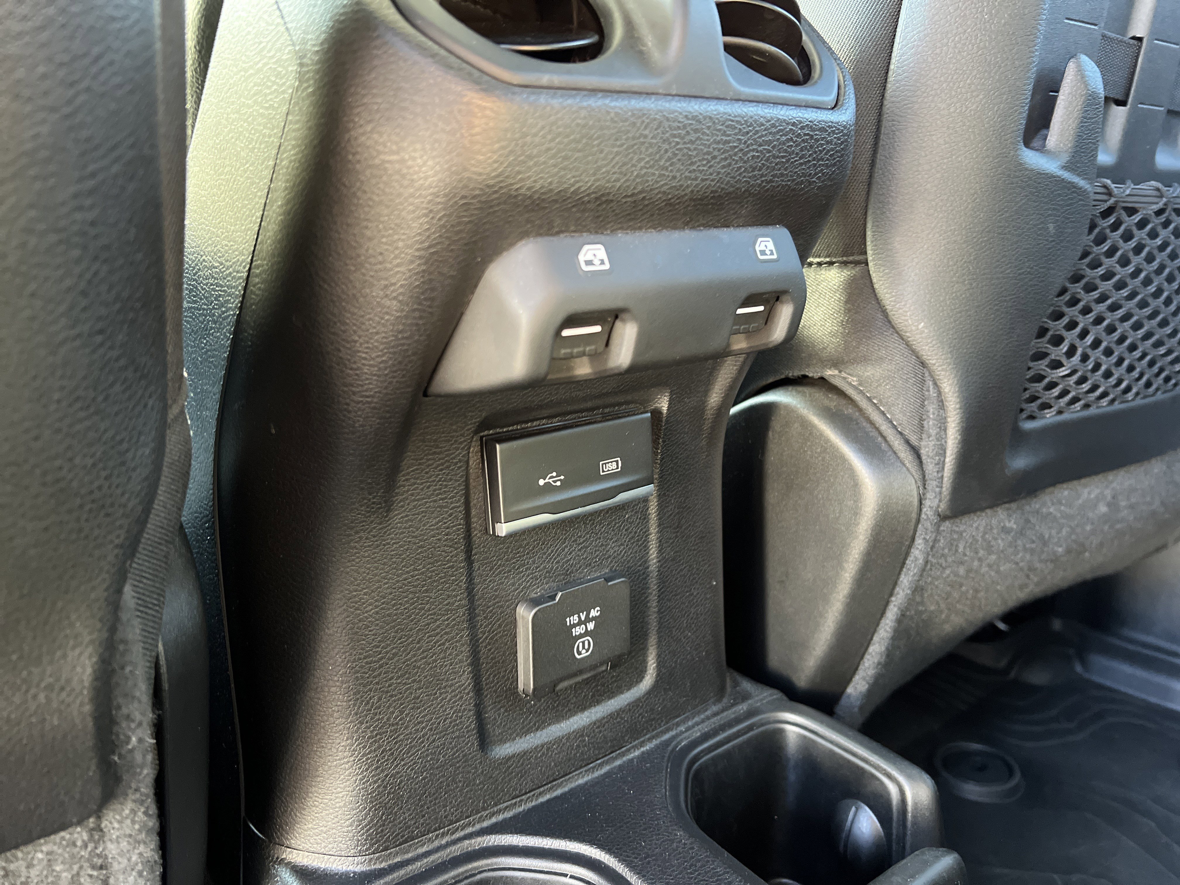 Used 2018 Jeep Wrangler Unlimited Rubicon AWD/4WD image 32