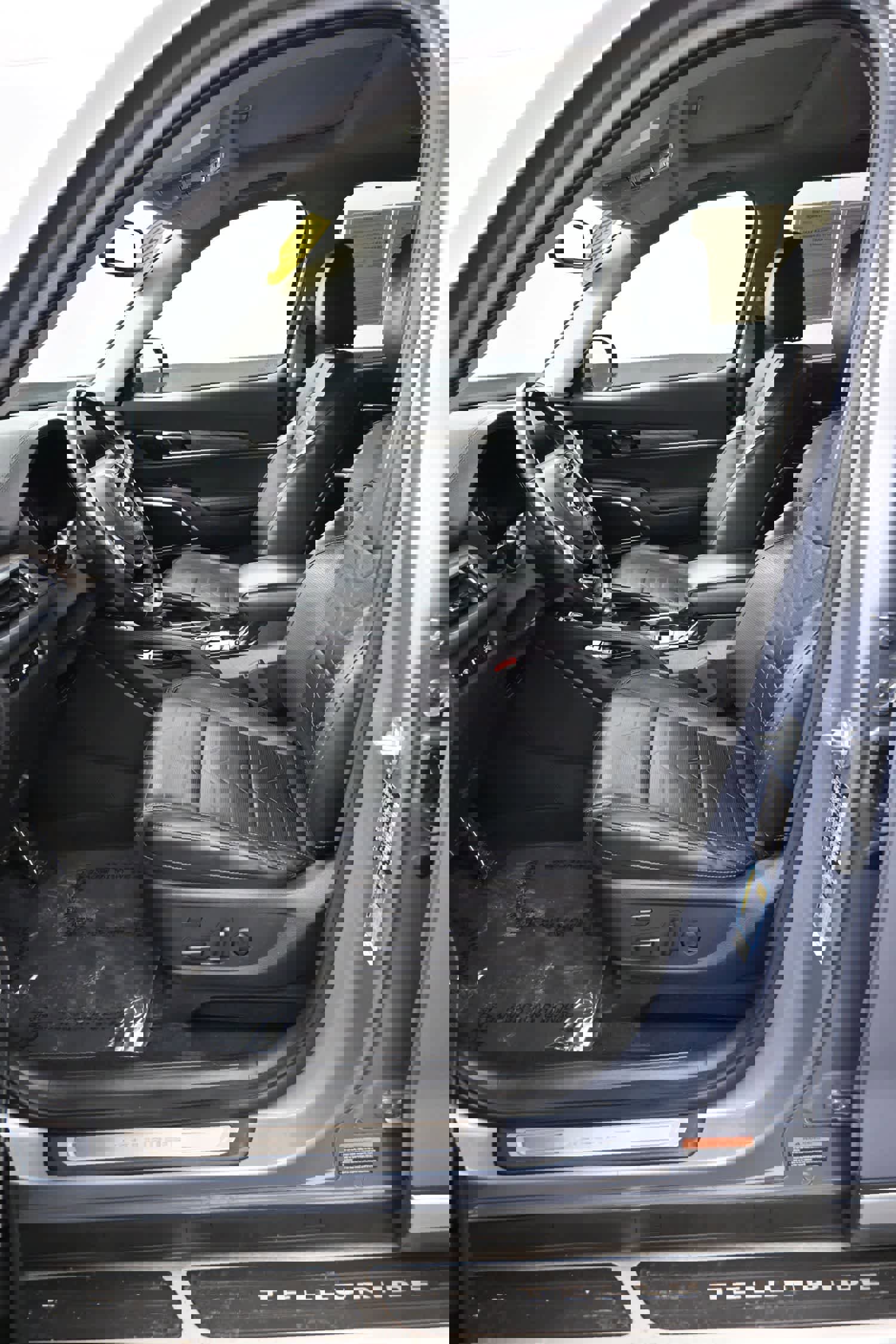 Used 2020 Kia Telluride SX w/ SX Prestige Package image 11