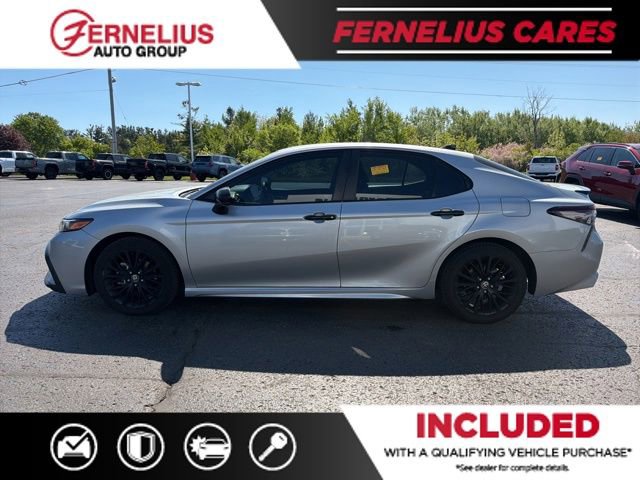 Used 2021 Toyota Camry SE FWD image 2