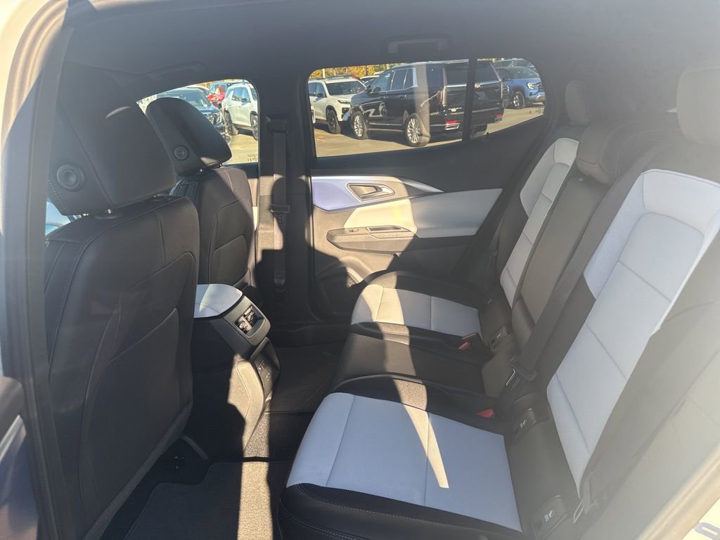 New 2026 Chevrolet Equinox EV LT image 12