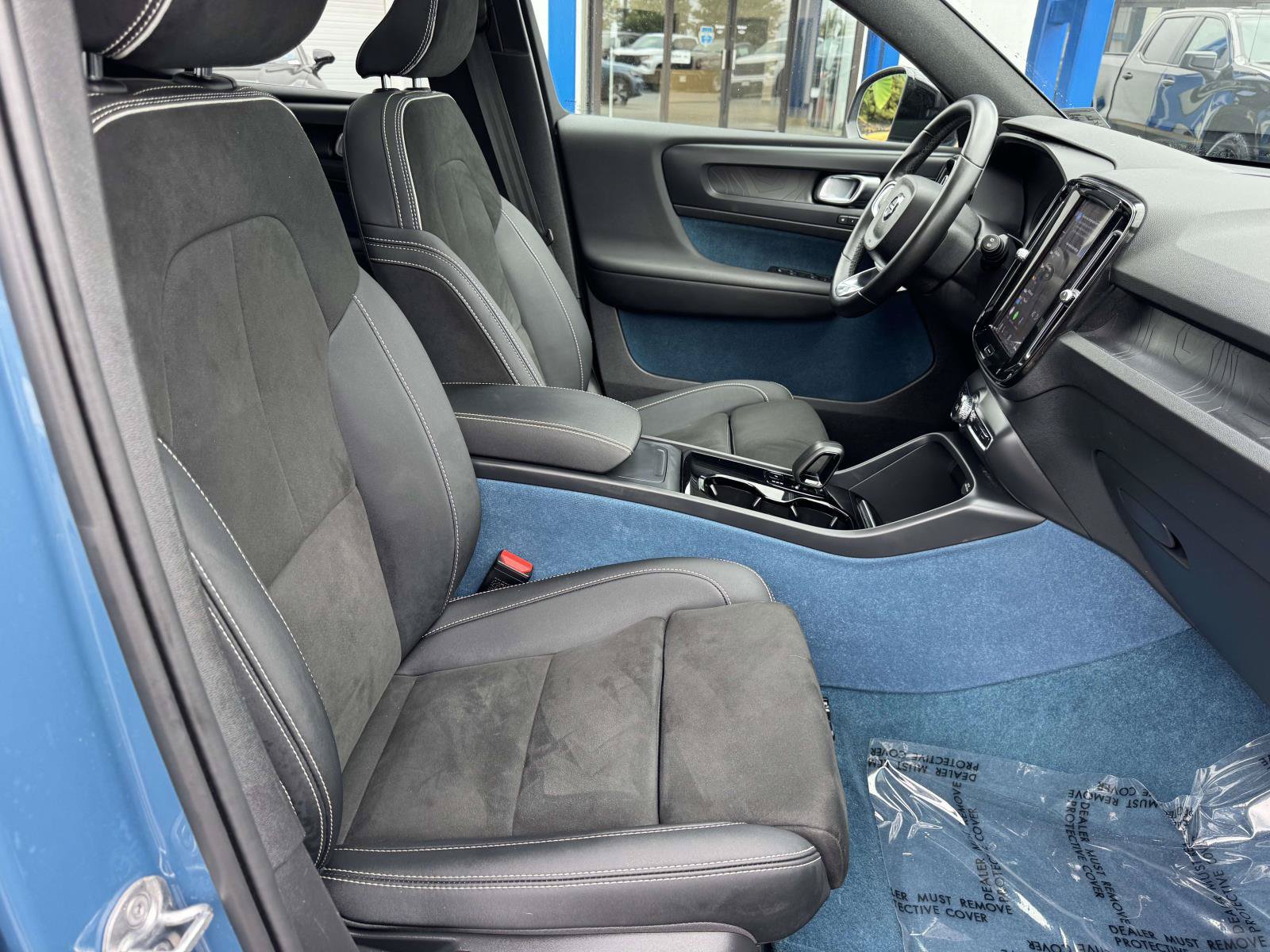 Used 2023 Volvo XC40 Recharge Plus w/ Protection Package Premier AWD/4WD image 29