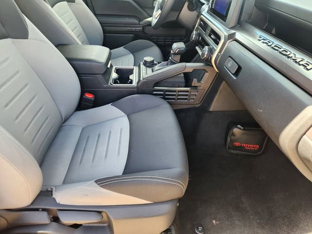 Certified 2025 Toyota Tacoma TRD Off-Road AWD/4WD image 13