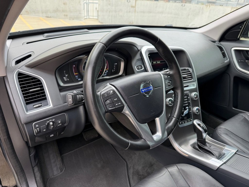 Used 2016 Volvo XC60 T5 Premier AWD/4WD image 10