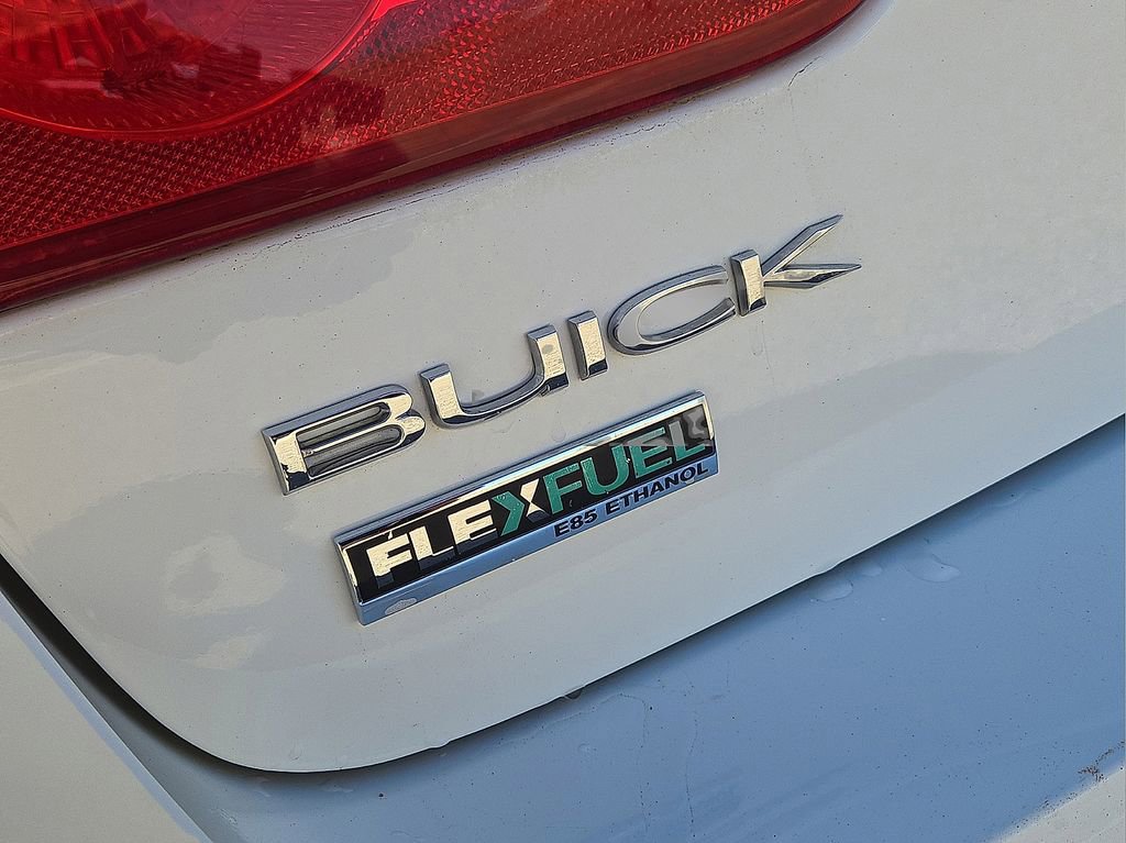 Used 2011 Buick Lucerne CXL image 14