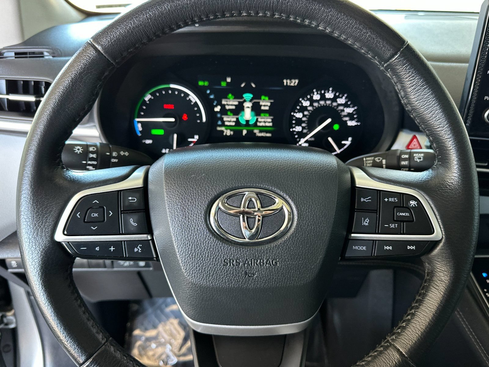 Used 2025 Toyota Sienna XLE FWD image 23