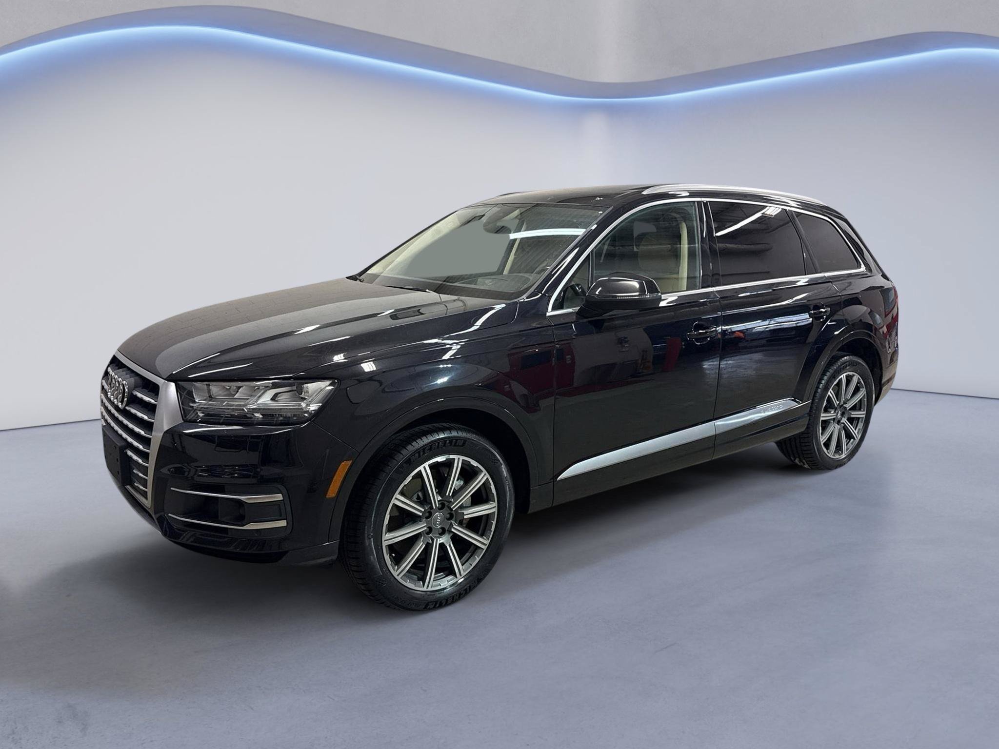 Used 2017 Audi Q7 3.0T Prestige w/ Prestige Package AWD/4WD image 3