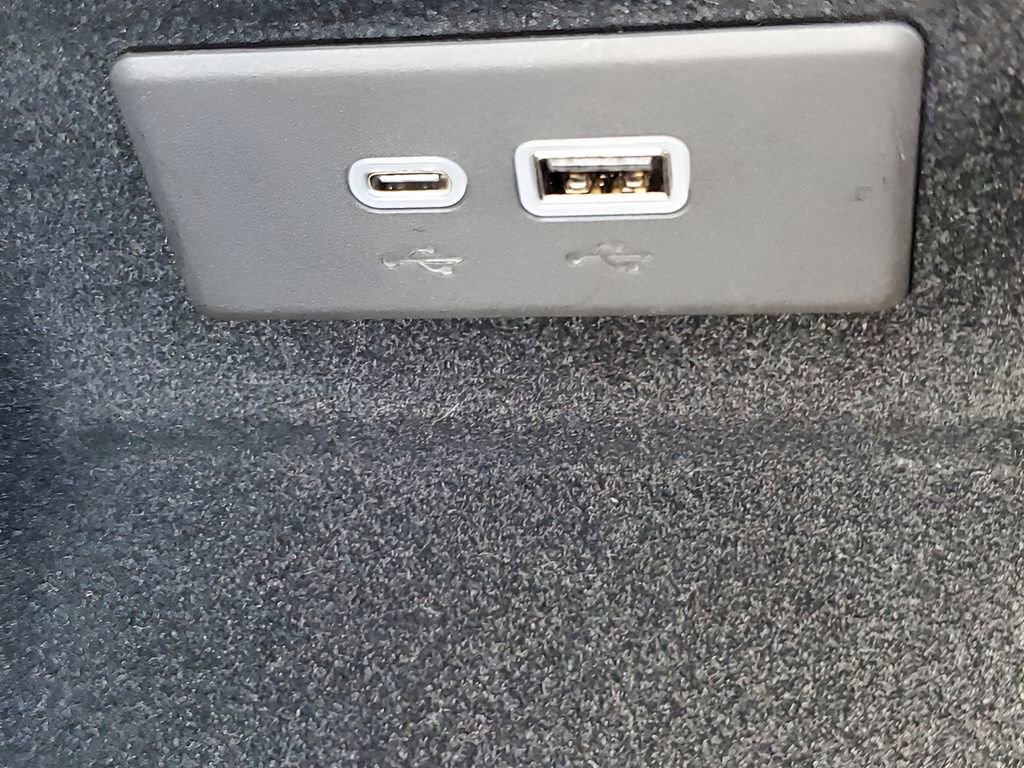 Used 2025 Chevrolet Corvette Z06 image 32