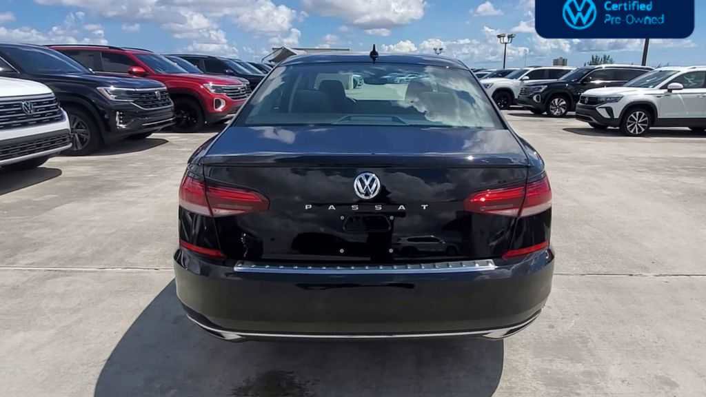 Used 2022 Volkswagen Passat 2.0T SE FWD image 7