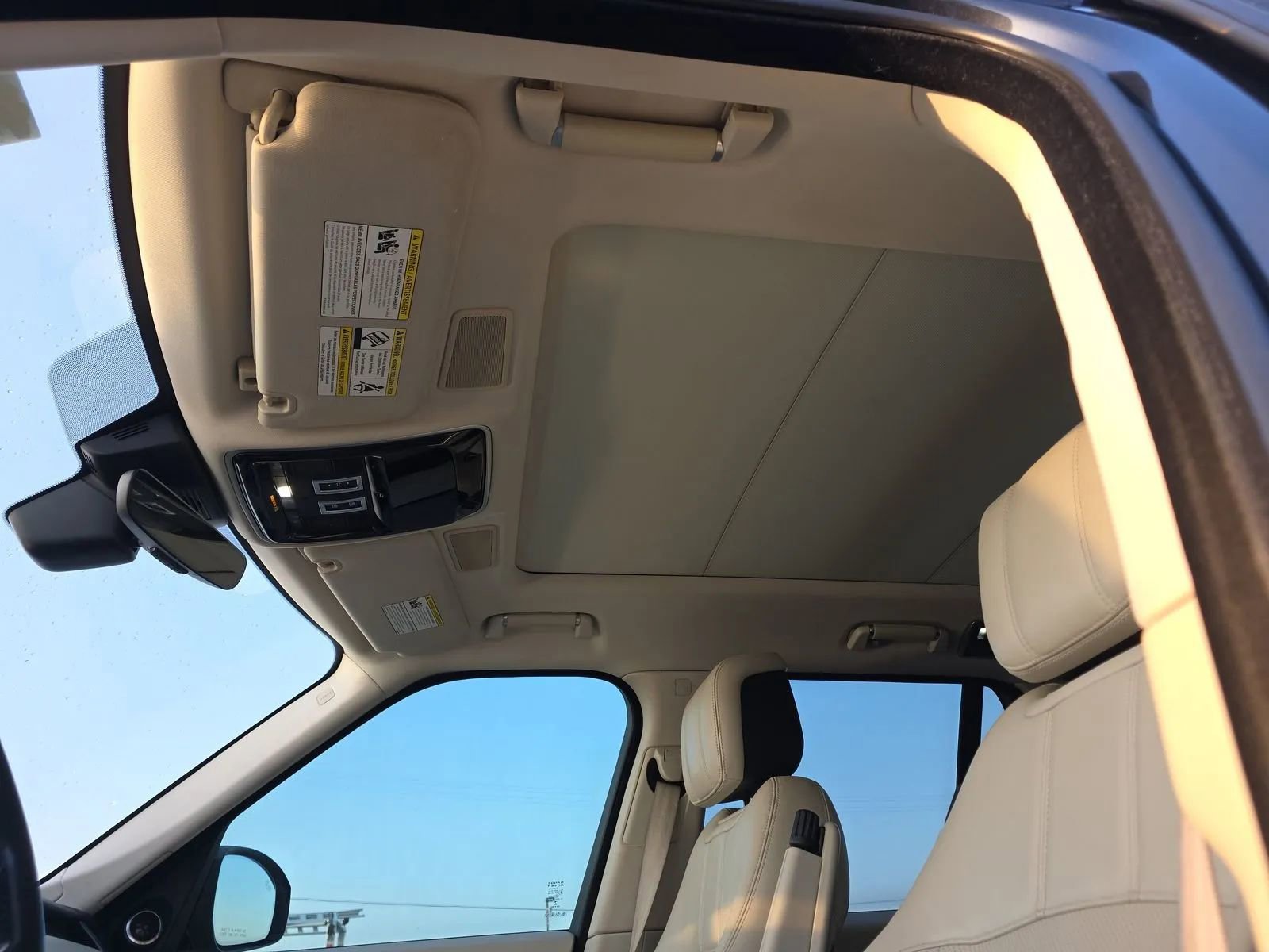 Used 2022 Land Rover Range Rover Westminster Edition image 7