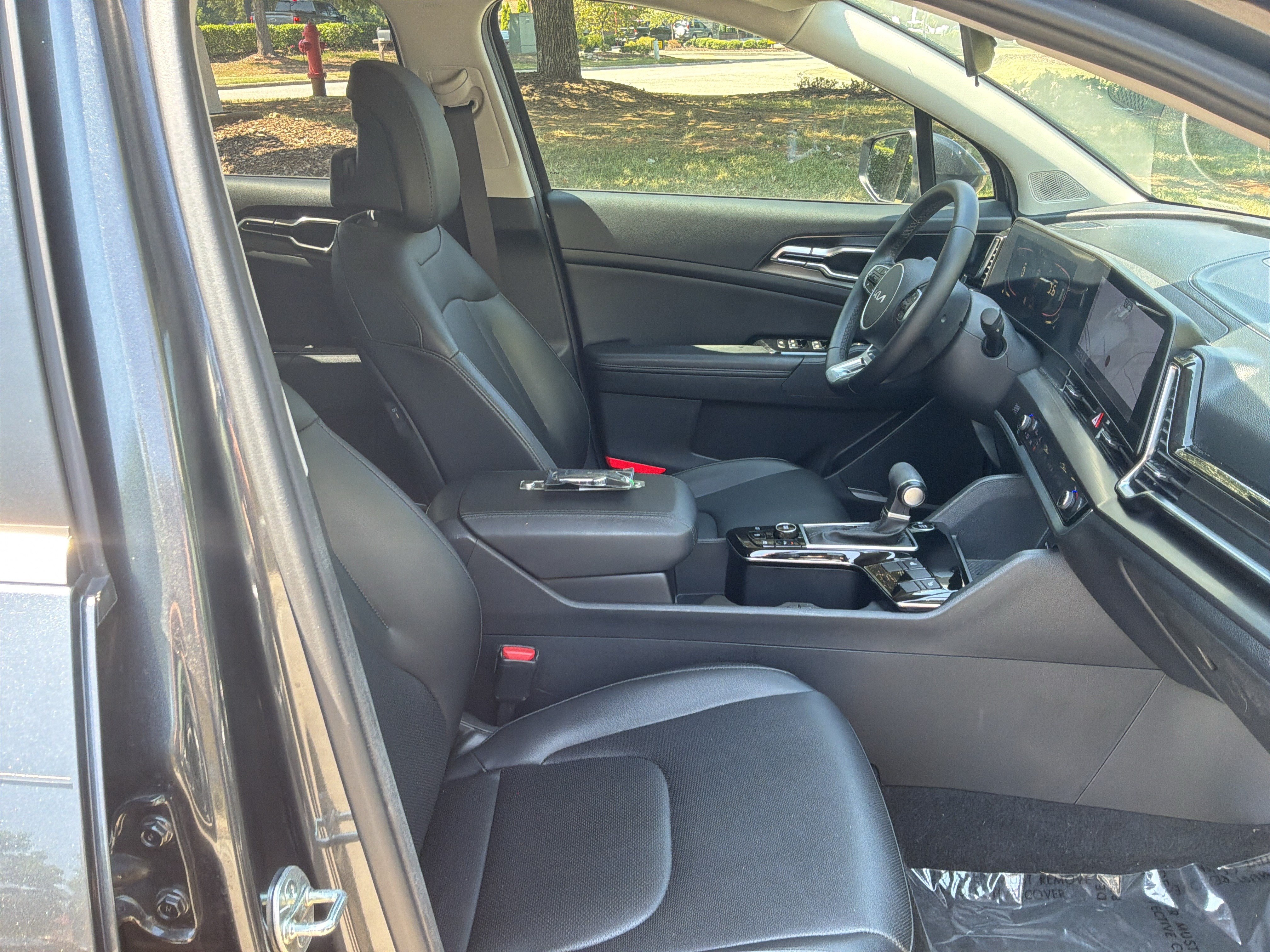 Used 2024 Kia Sportage EX FWD image 32