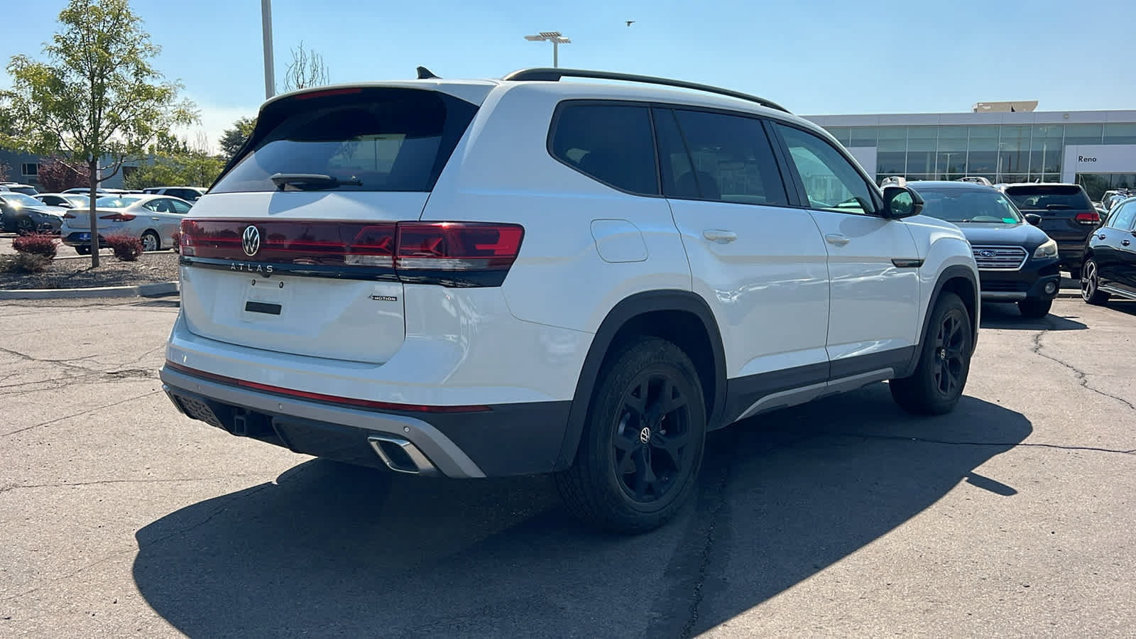 Certified 2025 Volkswagen Atlas Peak Edition SE AWD/4WD image 5