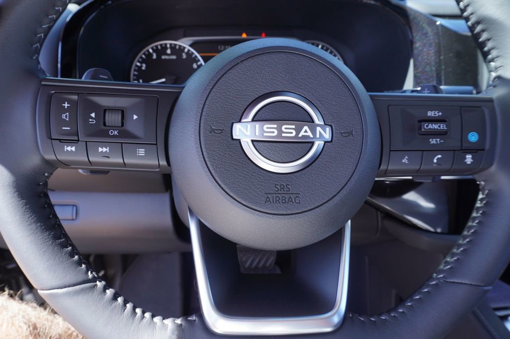 New 2025 Nissan Pathfinder SV image 18