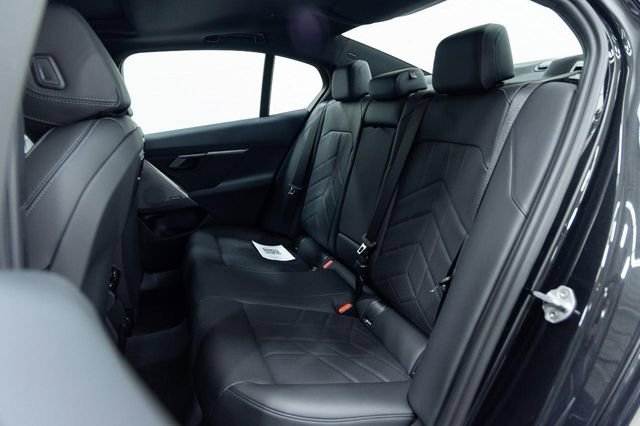 New 2026 BMW i5 eDrive40 image 25