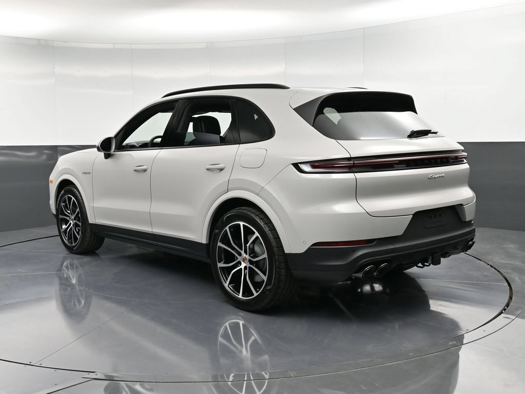 Certified 2026 Porsche Cayenne E-Hybrid AWD/4WD image 3