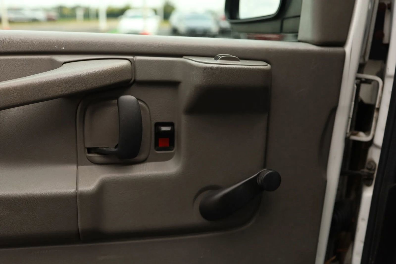 Used 2013 Chevrolet Express 2500 image 12