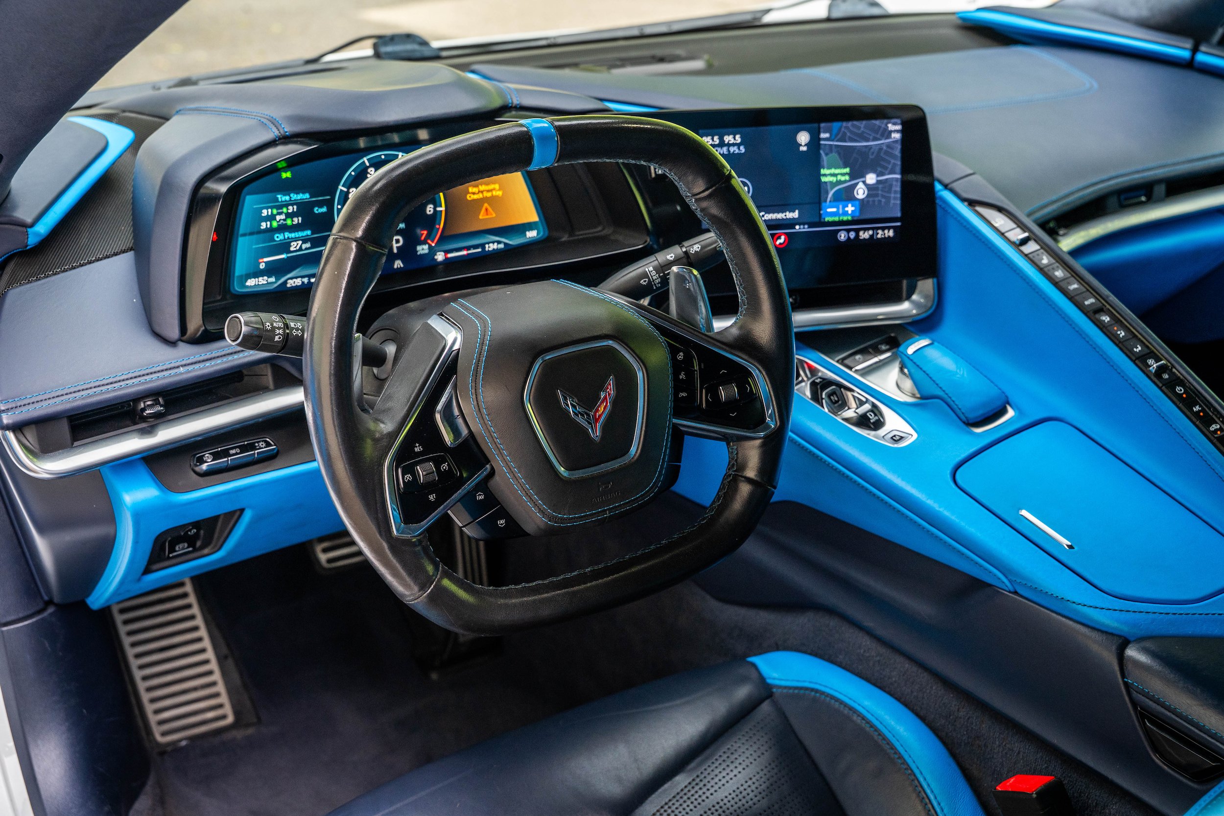 Used 2023 Chevrolet Corvette Stingray Premium Cpe w/ Z51 Performance Package RWD image 3