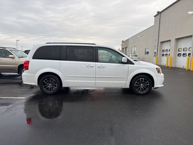 Used 2017 Dodge Grand Caravan GT image 4