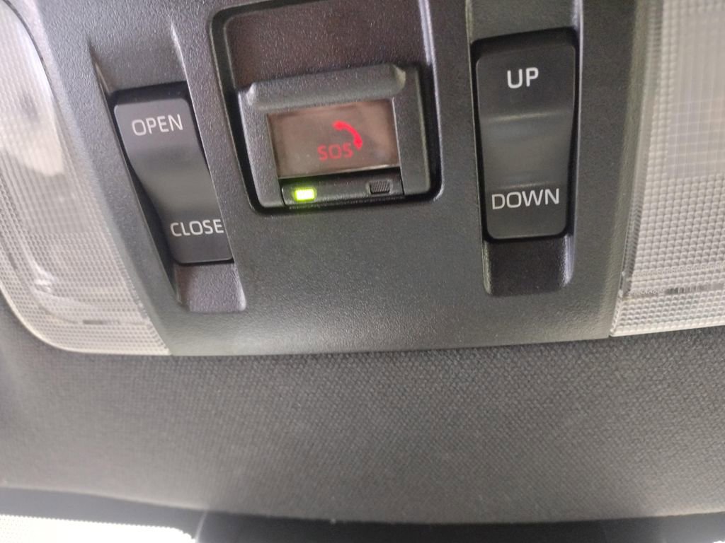 Used 2022 Toyota Corolla XSE FWD image 32