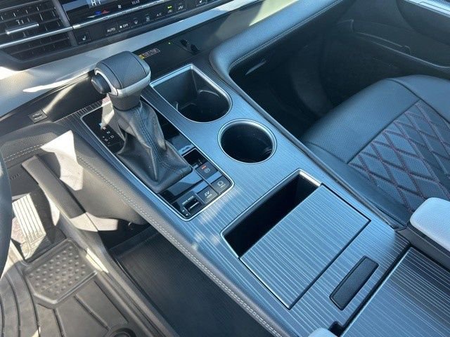 Used 2025 Toyota Sienna XLE image 26