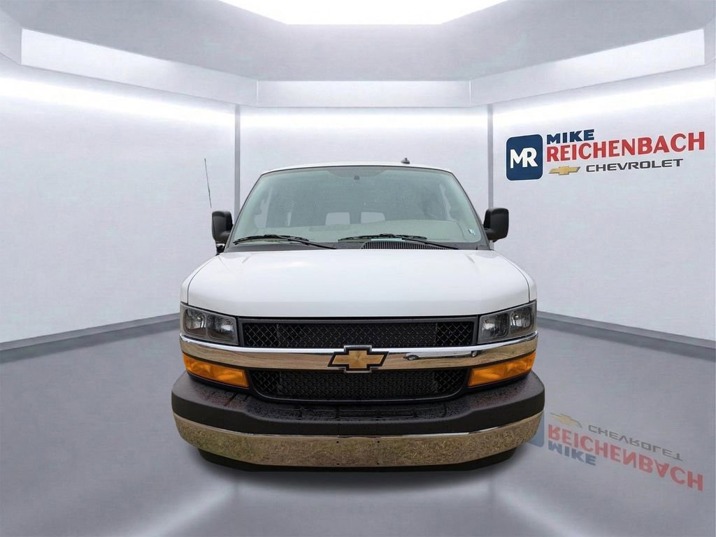 New 2025 Chevrolet Express 2500 Work Van 3D Extended Cargo Van w/ Driver Convenience Package image 9