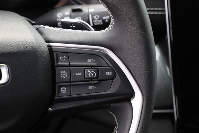 Used 2023 Jeep Grand Cherokee Laredo image 22