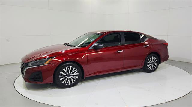 Certified 2024 Nissan Altima 2.5 SV FWD image 3