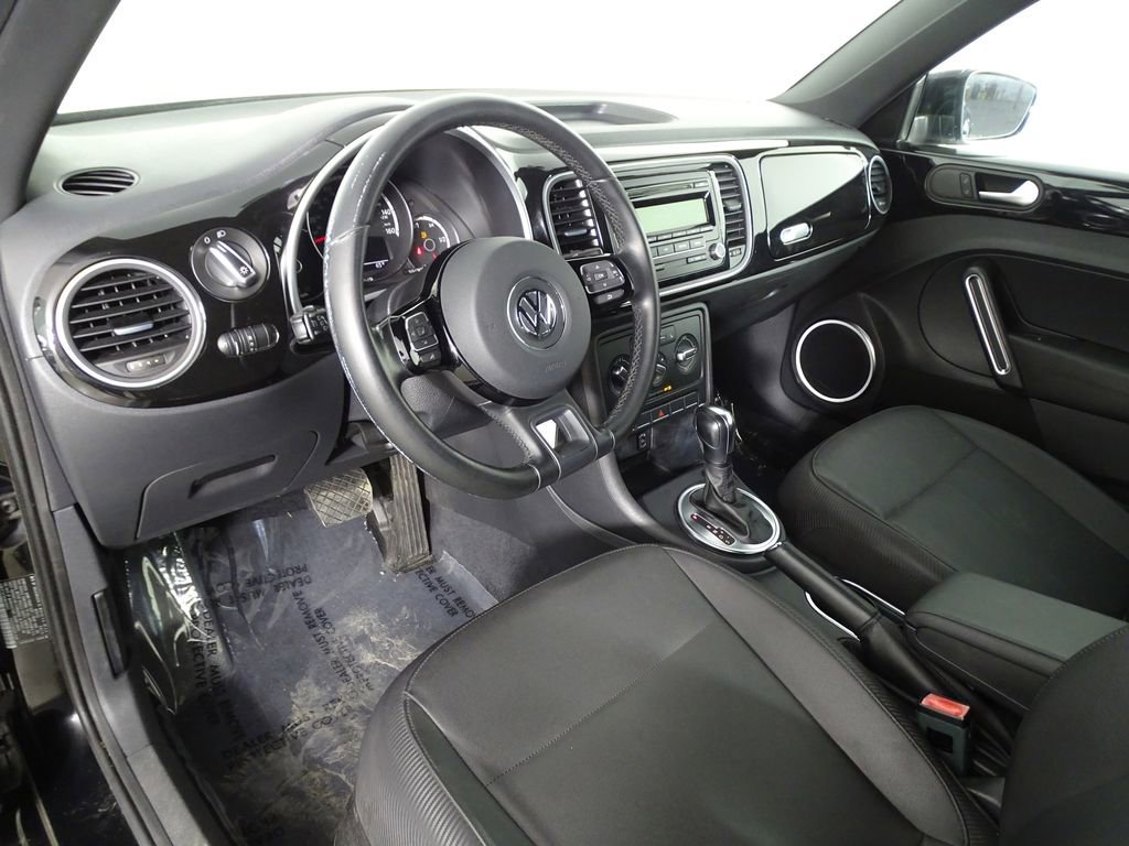 Used 2014 Volkswagen Beetle 2.5 image 23
