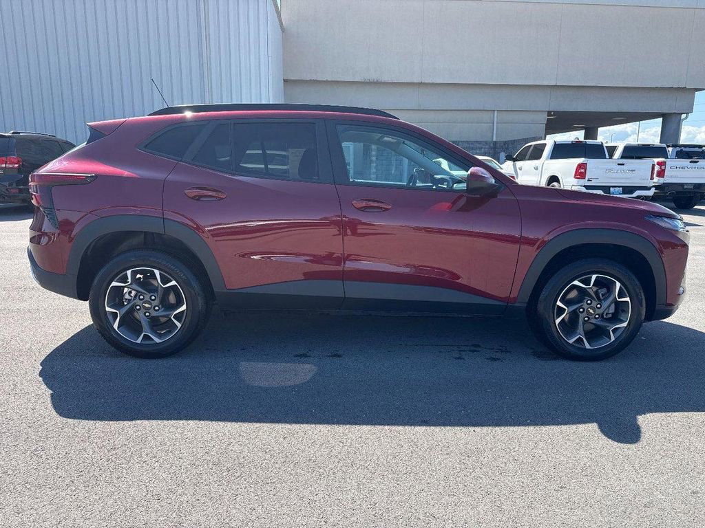 Used 2024 Chevrolet Trax LT image 4