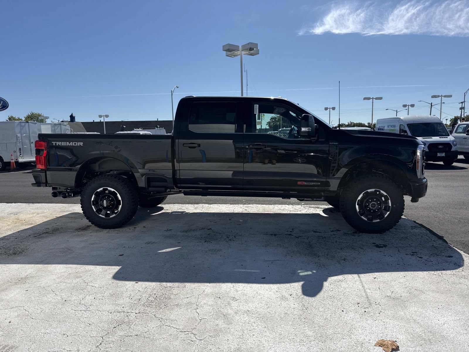New 2027 Ford F350 Platinum w/ Tremor Off-Road Package AWD/4WD image 2