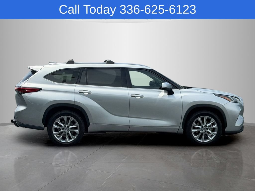 Used 2021 Toyota Highlander Limited FWD image 6