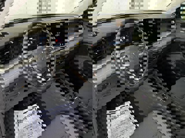 New 2025 Volkswagen Tiguan SE image 11