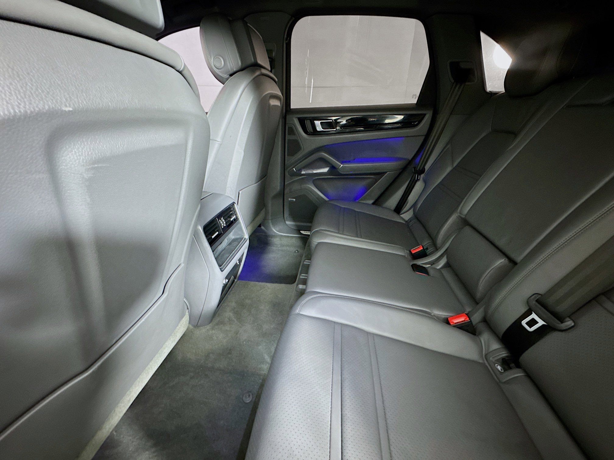 Used 2022 Porsche Cayenne image 23