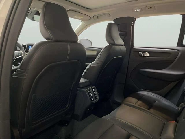 Used 2025 Volvo XC40 B5 Plus AWD/4WD image 20