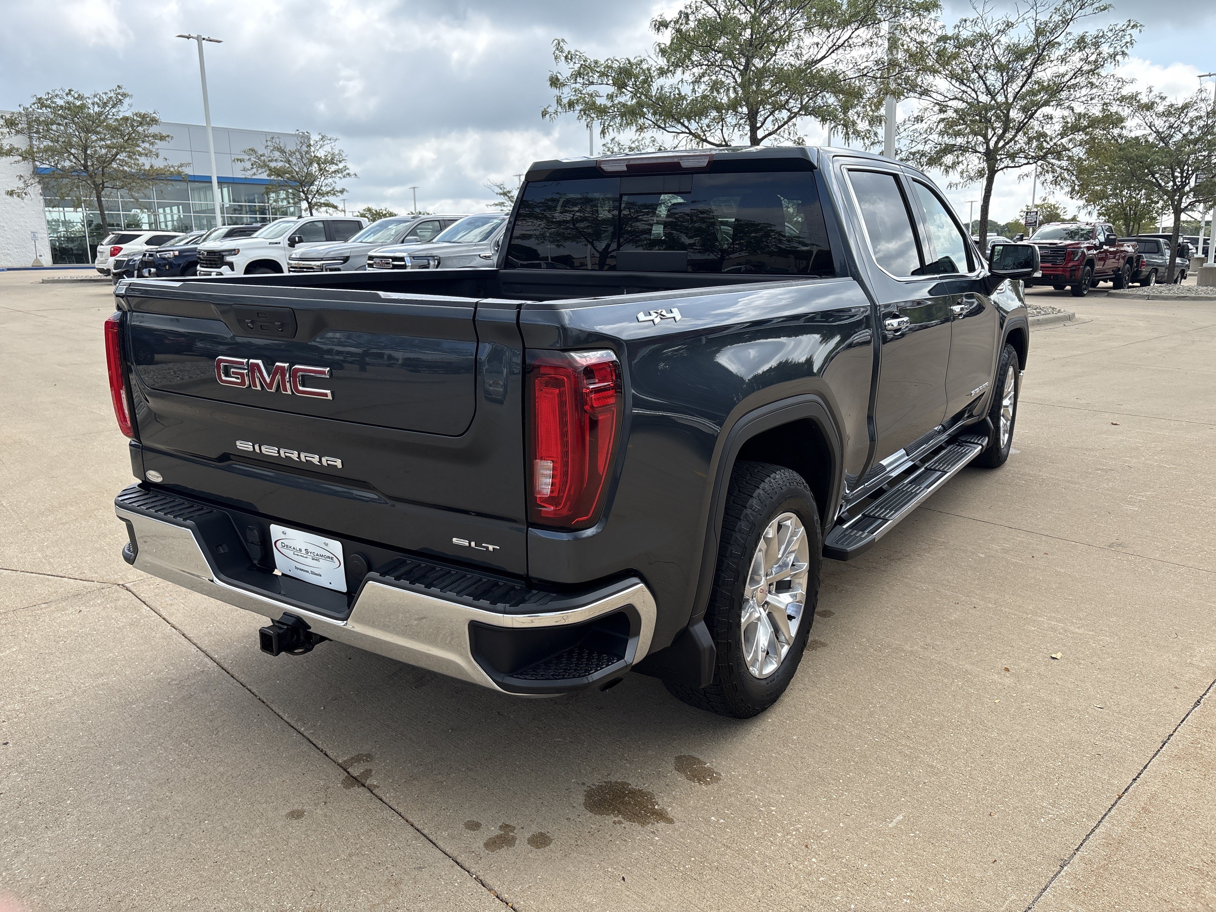 Used 2020 GMC Sierra 1500 SLT w/ SLT Premium Package AWD/4WD image 9